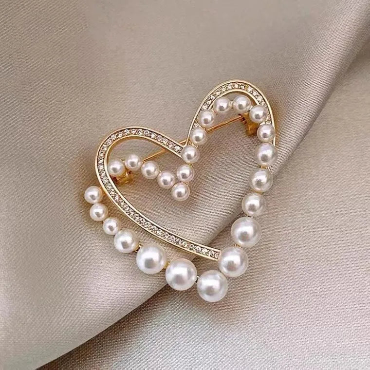 Fashion Double Layer Love Heart Brooches for Women Elegant Rhinestone Imitation Pearl Heart Pins Sweater Cardigan Buckle Jewelry