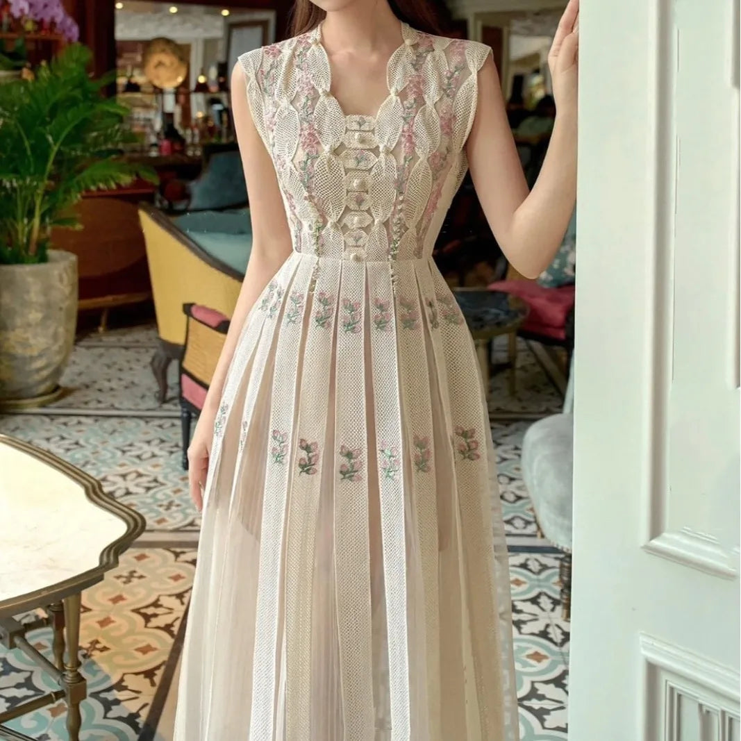 Boutique Wholesale 2026 Summer New Fashionable V-neck Sleeveless Sweet Floral Embroidered Women's Dress