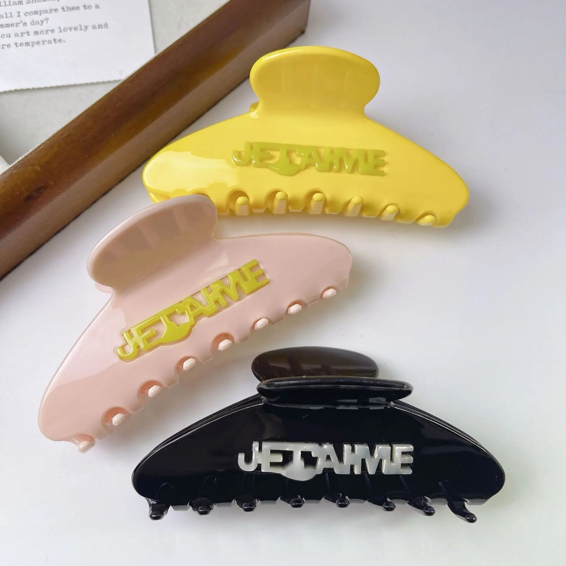 Yi YHJ Women's Hair Accessories Spliced Letters 11cm Large Acetate Claw Clips Hair Claw Clip for Woman Wholesale