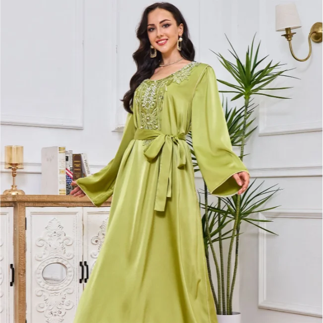 Zifeng OEM Islamische Kleidung Shakwar Dubai New Style Women's Beaded Abaya Muslim Dress