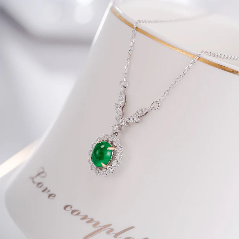 New Design Natural Oval Emerald with Diamond Gemstone Solid 18k Gold Necklace for Ladies