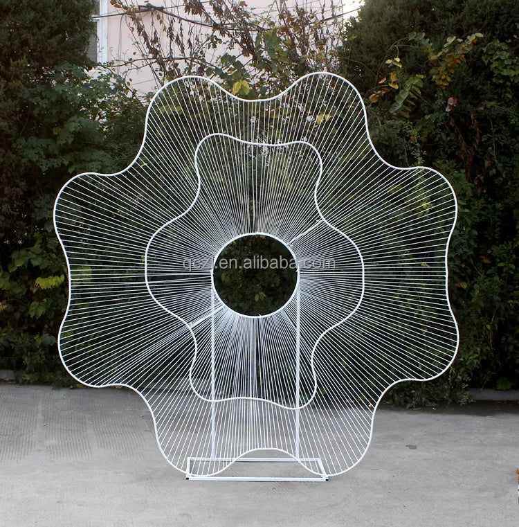 Iron Flower European Background Outdoor Irregular Iron Frame with Various Threads and Flower Arrangers Wedding Props