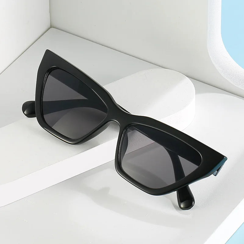 2022 New Internet Celebrity Street Snap Sunglasses Woman Trend Fashion PC Lenses Sun-resistant Shading Mirror Sunglasses