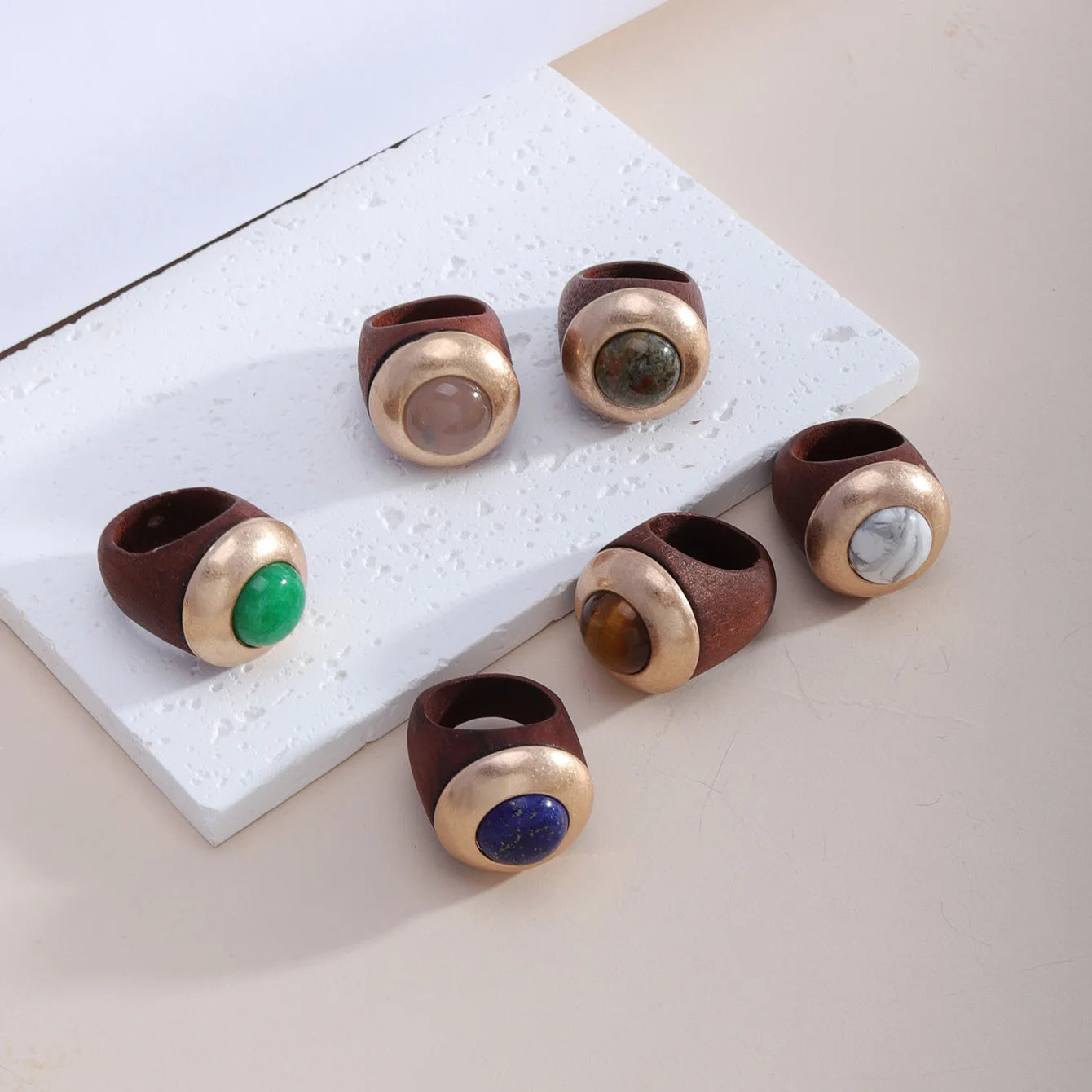 Vintage Round Natural Stone Inlaid Wood Ring Personalized Gold Plated Gemstone Women's Ring