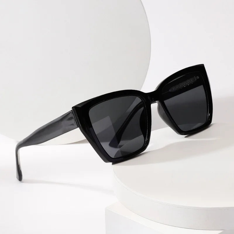 Luxury 2026 Custom Uv400 Logo Designers Glasses Wholesale Polarized Sunglasses Ladies Metal Cat Eye Sunglasses