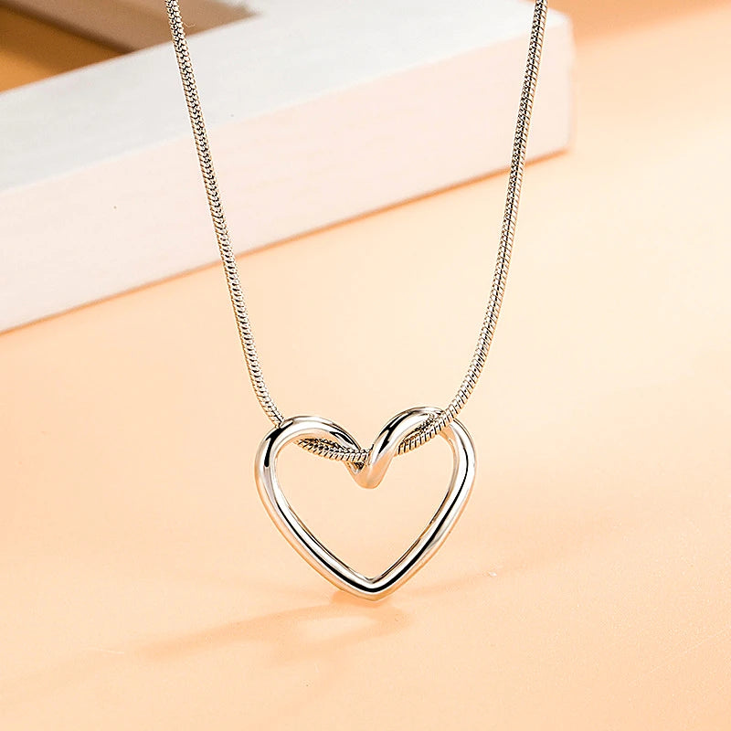 Factory High Quality No Color Loss Jewelry Statement Geometric Pendant Necklace Romantic Twisted Heart Necklace Gifts for Women