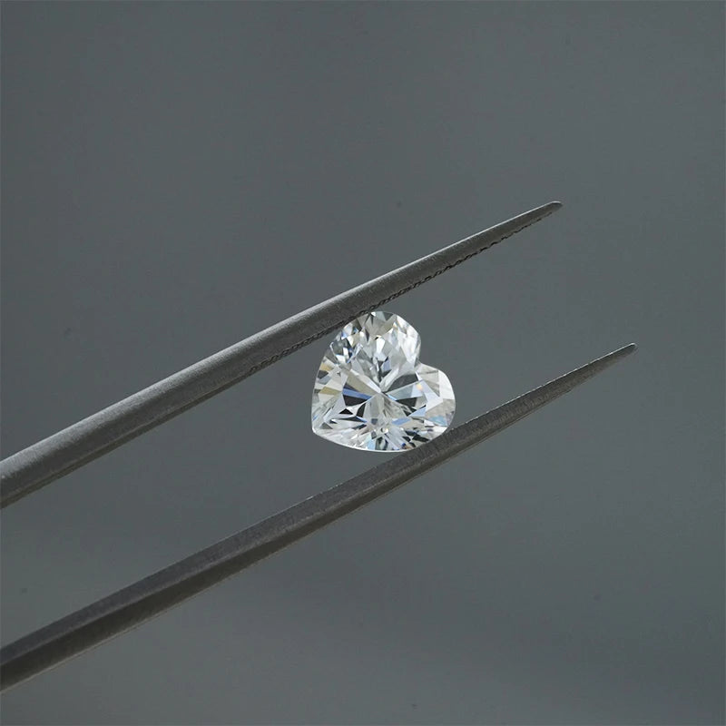 Colorful Free Fire  White Heart DEF VVS Heart Cut High Quality White Moissanite Loose Stones Lot