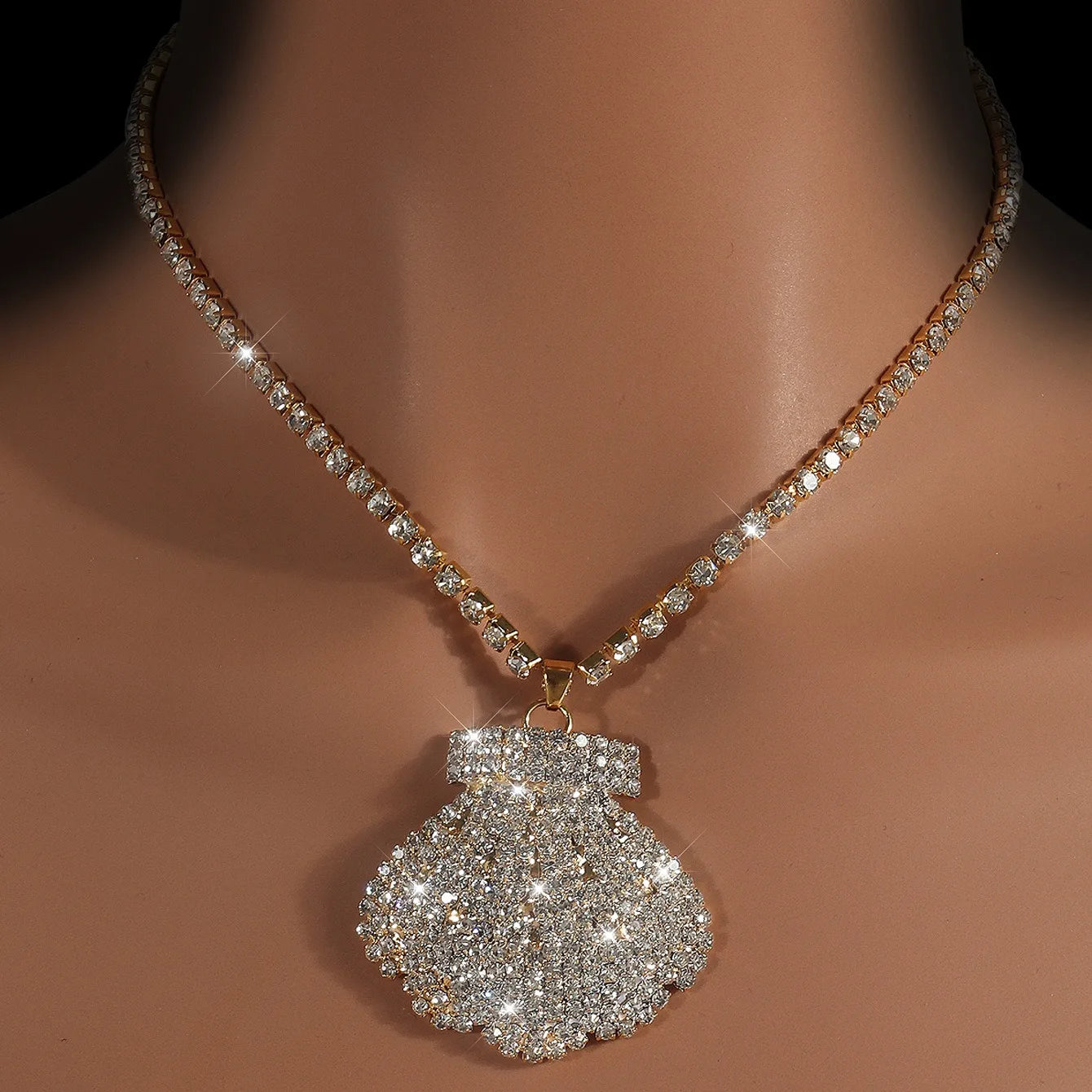 Latest High-End Luxury Women's Full Diamond Necklace Trendy Style Banquet Necklace  with Full Rhinestone Crystal Necklace