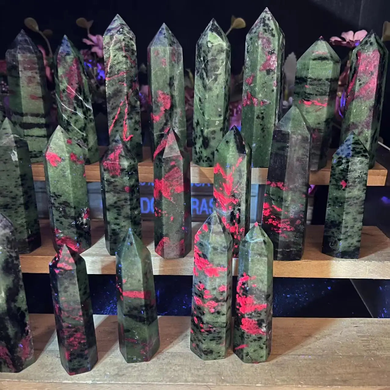 Wholesale Healing Stones Crystal Tower Beautiful Polished Ruby in Zoisite Point for Decoration
