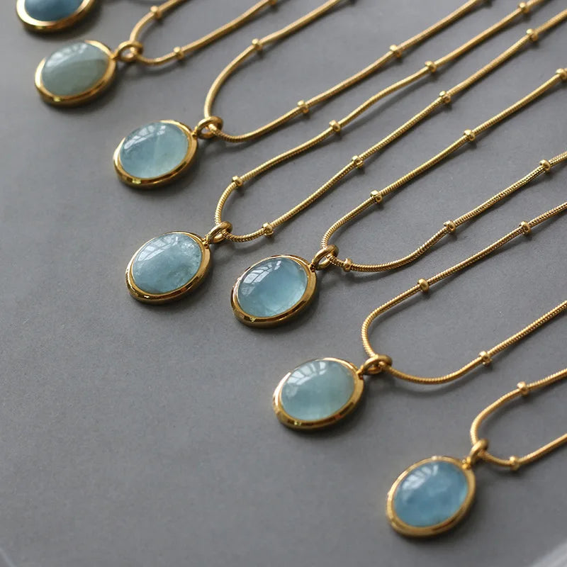 French Vintage Style Classic High-end Titanium Steel Clavicle Chain Necklace with Oval Pendant for Anniversary