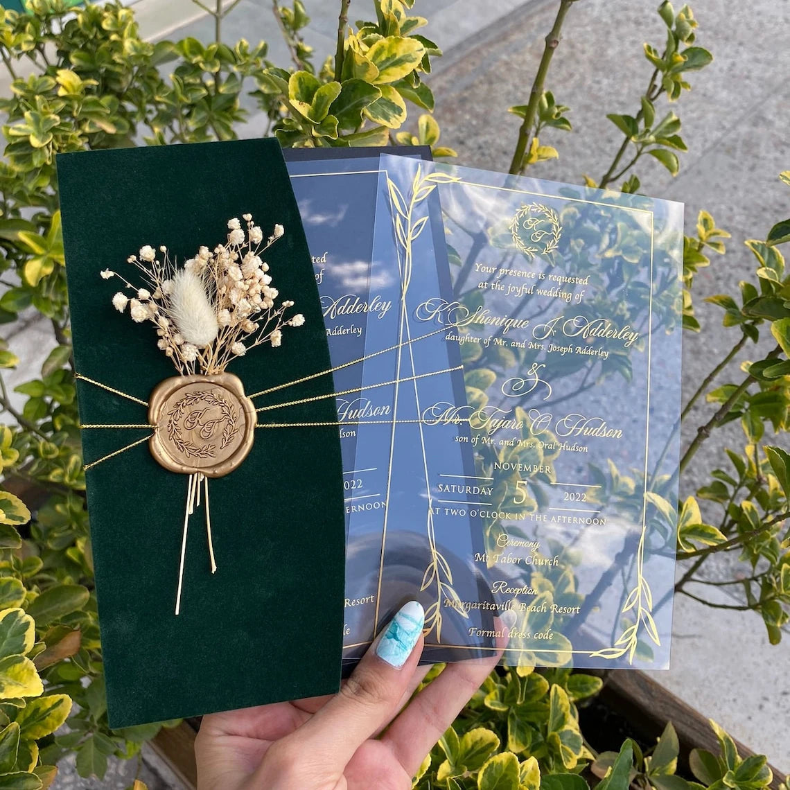 Wholesale Flexible Clear Wedding Cards Emerald Green Gold Foil Pocket Acrylic Invitation With Wax Seal and Dried Flower