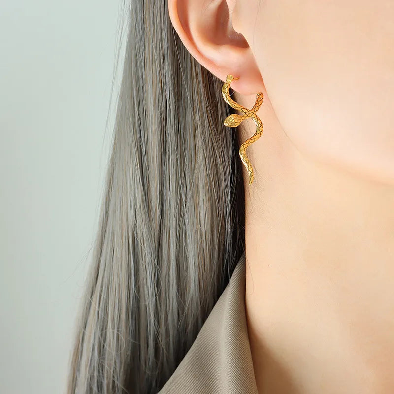 Stylish Unique Stainless Steel Hoop Earrings Statement Pvd Gold Plated Texture Waterproof Snake Earrings
