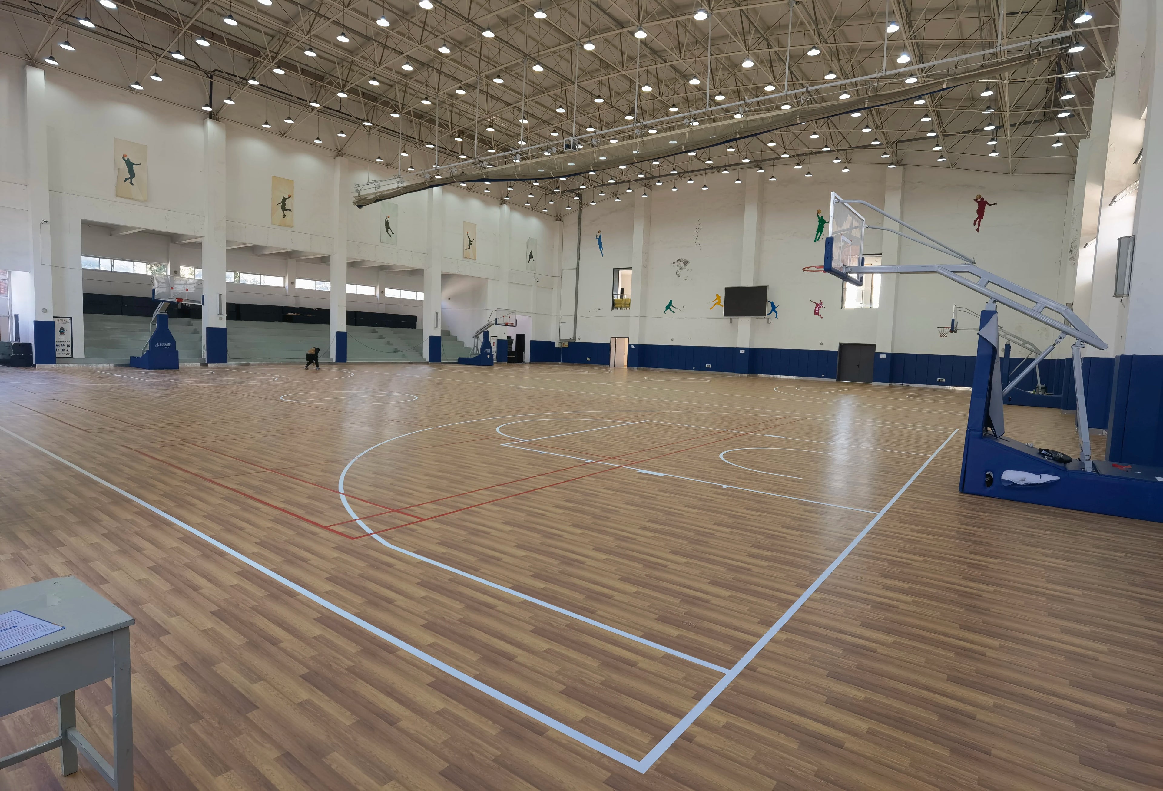Enlio PVC Sports Flooring -  Wood Grain Anti-Slip Surface Shock Absorbent for Indoor Professional Basketball Courts