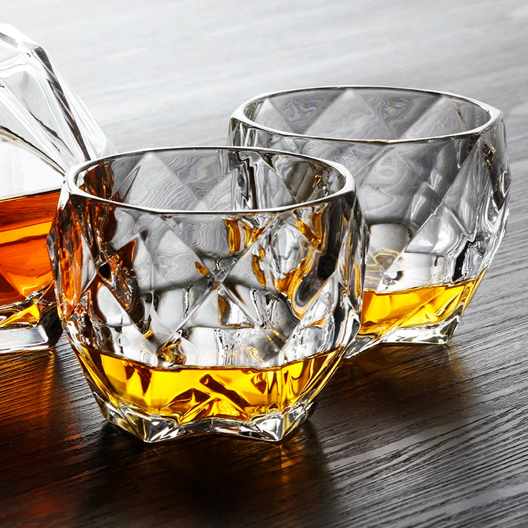 Wholesale Creative Round Diamond Cut Clear Crystal Vodka Glass Thick Bottom Whisky Glasses