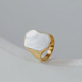 Anillos De Mujer Hot Sell Vintage Jewelry 18K Gold Plated Stainless Steel Irregular White Shell Rings for Women