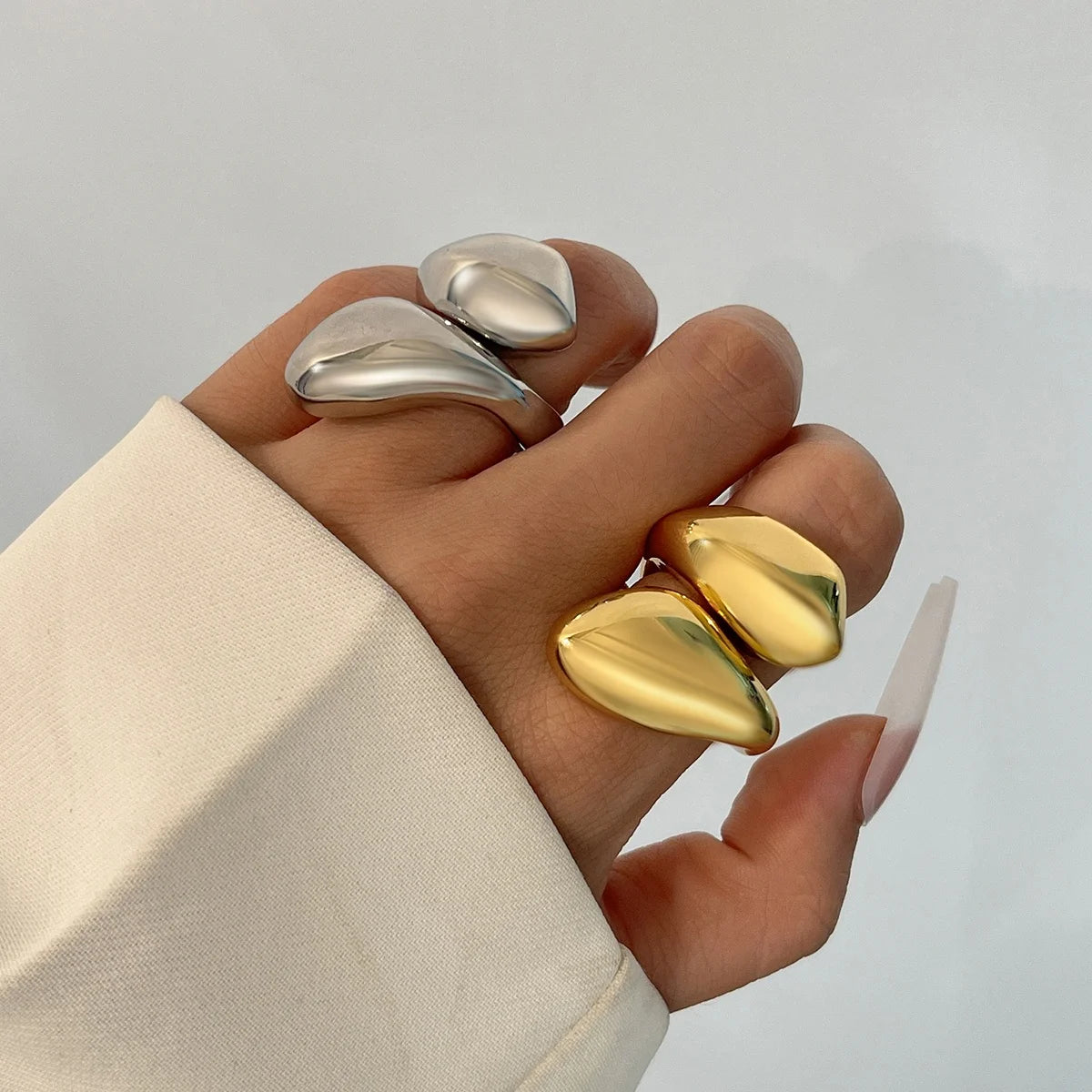 Designer Big Open Hug Rings for Women Trendy Large Statement Finger Rings on Hand Accessories 2024 Fashion Jewelry Female Gifts