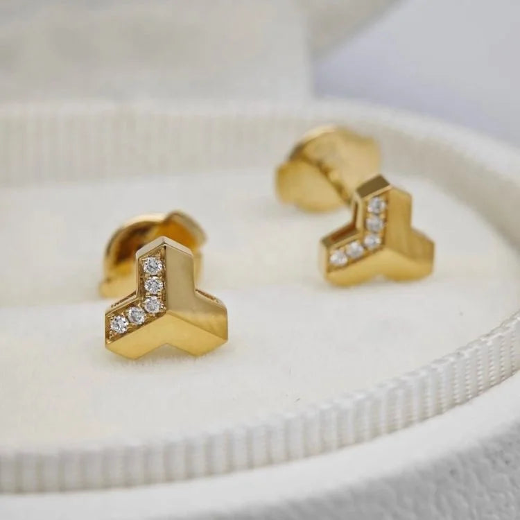 Wholesale 2024 New Design Feminist 18K Gold Armor Diamond Stud Earrings