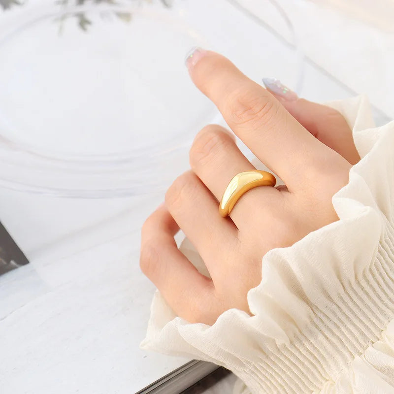 High Polished Minimalist Radian Smooth Opening Ring Titanium Steel 18K Gold Non-Fading Female Temperament Ring