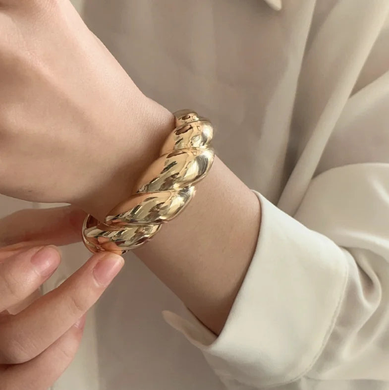 Fashion Wide Geometric Big Smooth Bangle Bracelet for Women Golden Color Bracelet Bangle