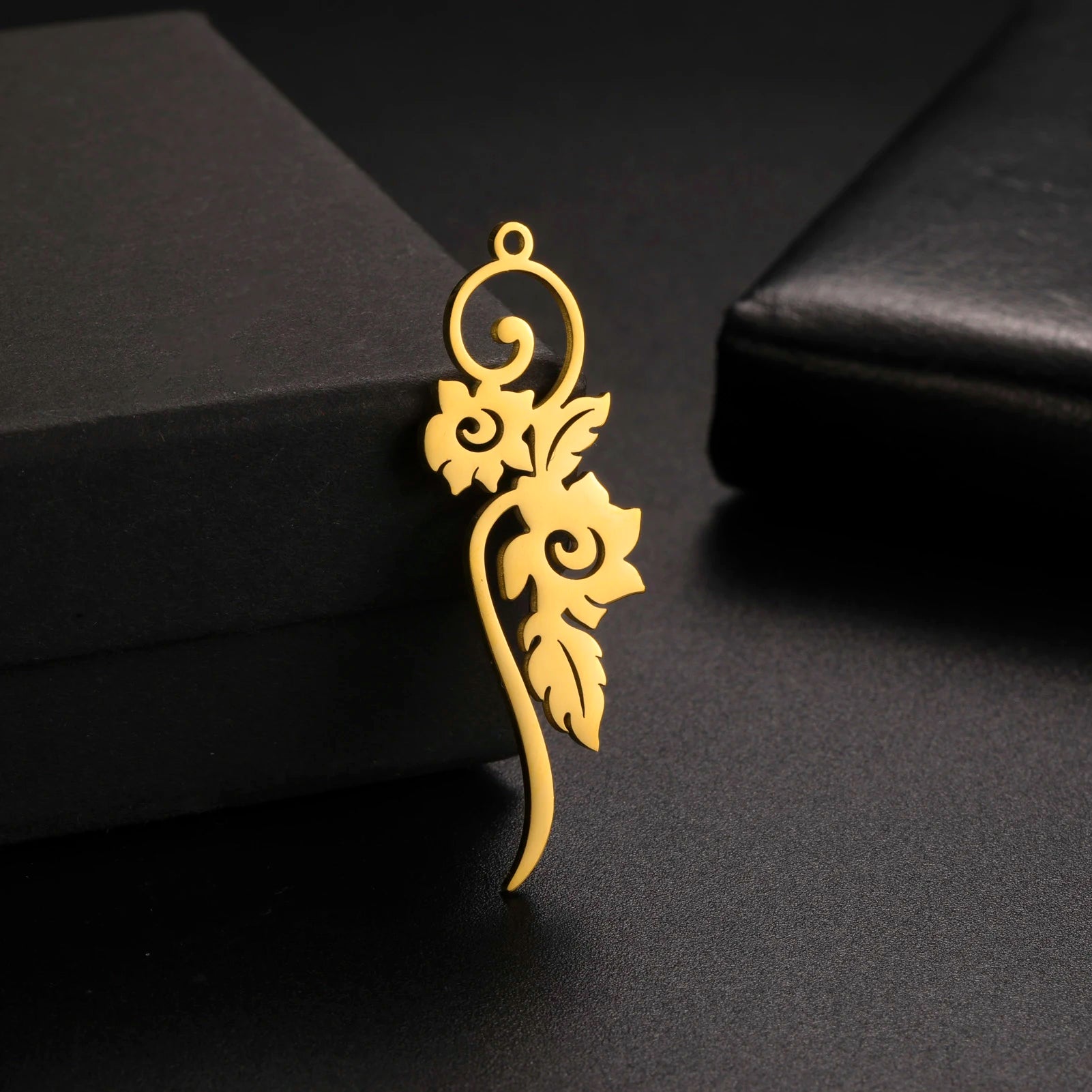 Trendy Stainless Steel Flower Charm for Jewelry Gold Color Flower Pendant Accessories for Necklace Bracelet