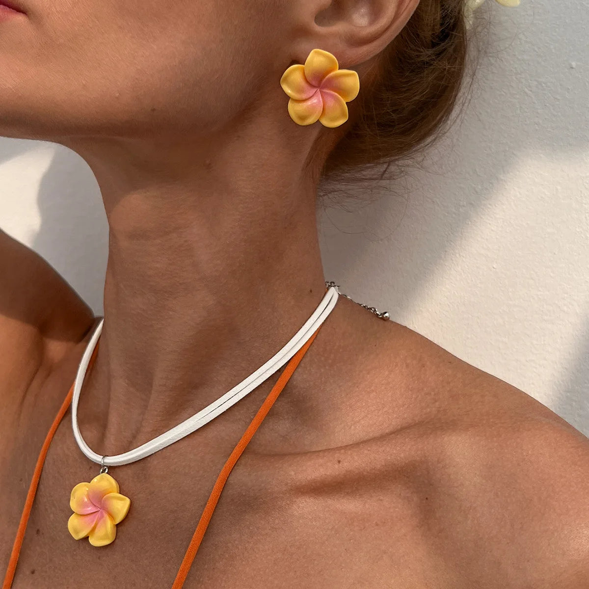 European and American Dopamine Sweet Three-dimensional Flower Summer Ocean Beach Style Acrylic Necklace Earrings Two-piece Set