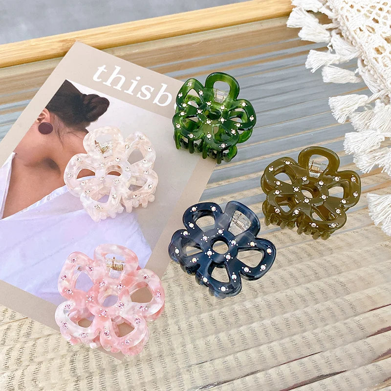 DOWELL New 2022 Hollowed-out Flower Crystal Hair Claws