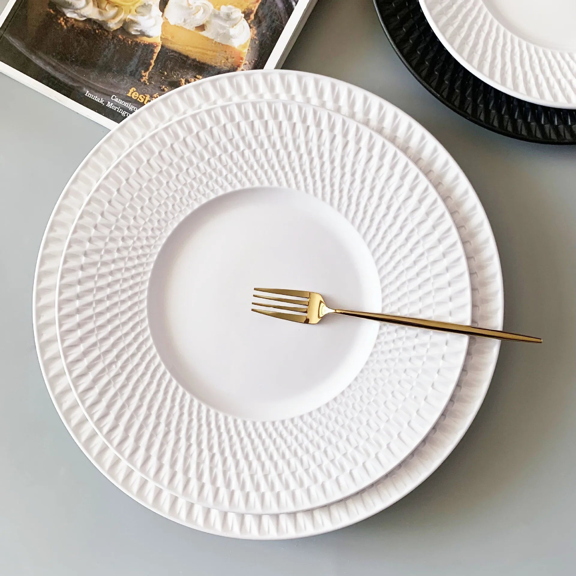 Modern Luxury Eco-Friendly Disposable Pure White Flat Buffet Plate Western Steak Dish Bone China for Hotels Restaurants Parties