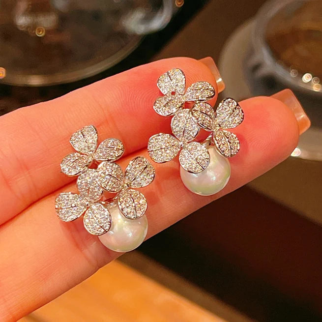 Huitan Gorgeous Flower Design Inlaid Imitated Pearl Cubic Zirconia Earrings for Wedding Bridal Silver Plated Drop Earrings Women