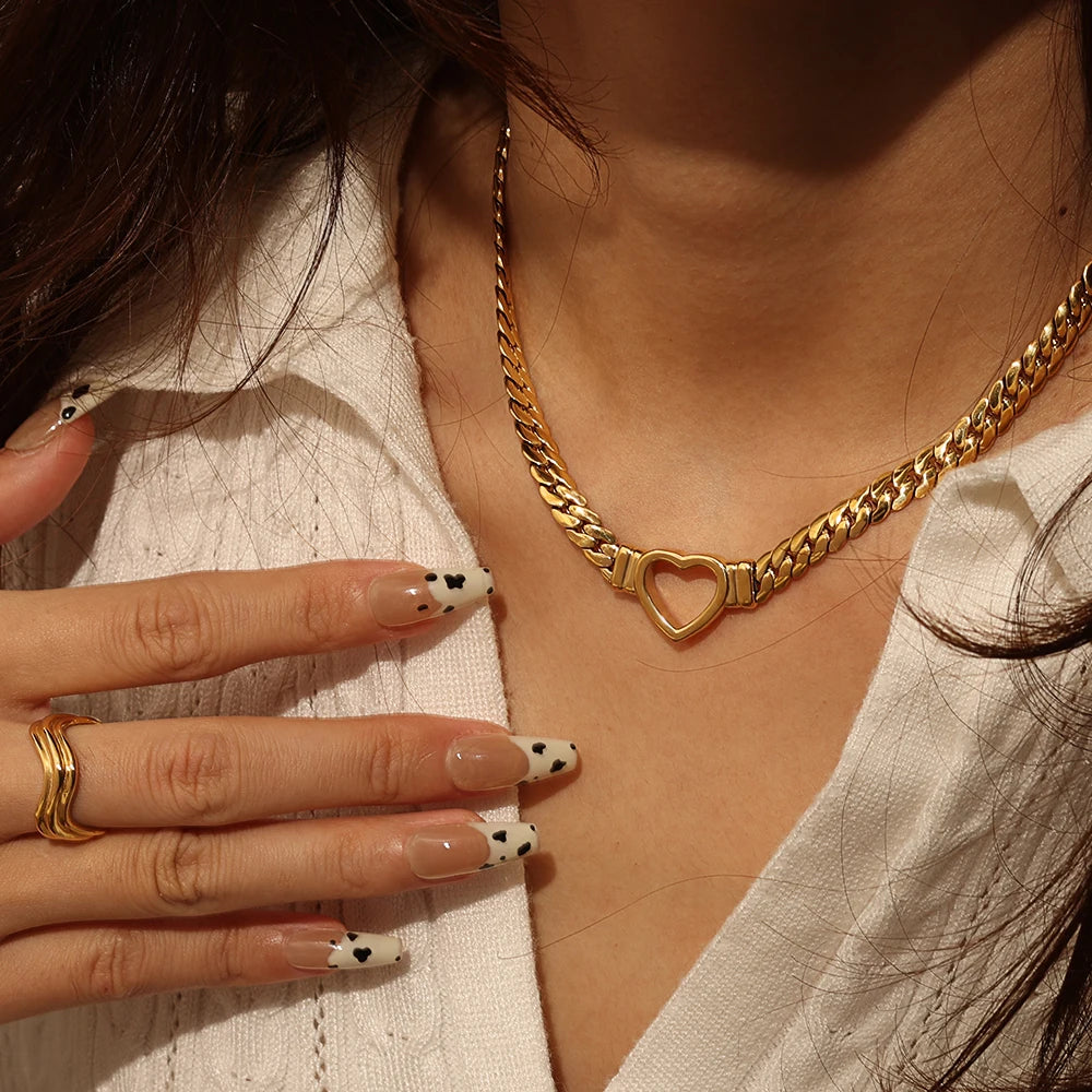 Hot Product Wholesale Jewelry Necklace Luxury Heart Pendant Choker Stainless Steel 18K Gold Plated Love Heart Chain Necklace
