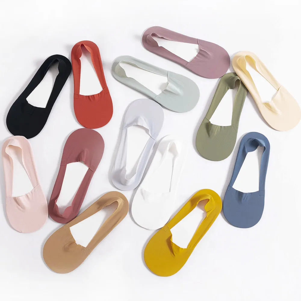Factory Wholesale Candy Color Grip Silicone Ice Silk No Show Socks for Women