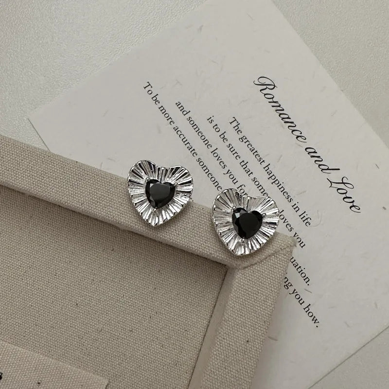 Vintage Simple Korean Style Black Zircon Heart Wedding Stud Earrings for Women 925 Sterling Silver Jewelry