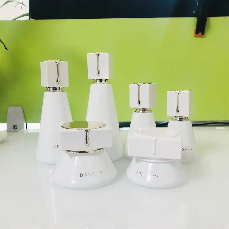 Custom 30 50 100 120ml 30G 50G Empty Luxury Thick Bottom Skincare Packaging Set Glass Cosmetic Pump Bottle and Cream Jar
