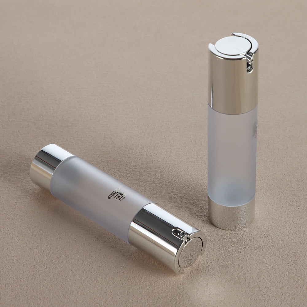 Shiny Silver Top and Bottom Transparent Frosted Plastic Bottle with Airless Pump 50ml Capacity