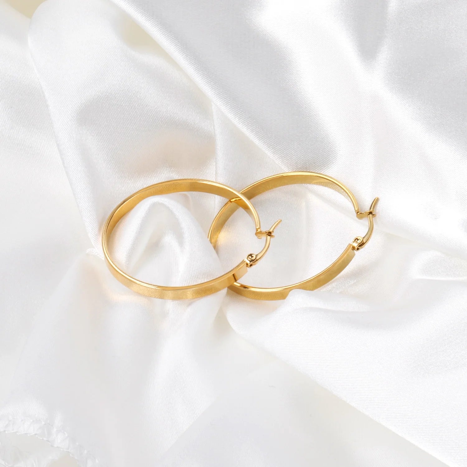 Ladies 18K Gold Plated Hoop Earrings Stainless Steel Jewelry Wholesale Simple Style Hoop Earrings Women