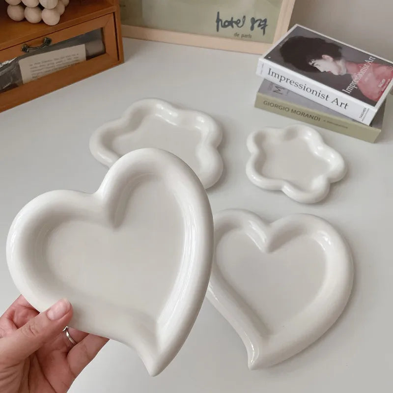 Solhui Flower Heart Fat White Porcelain Cake Dessert Plates Gourmet Posing Props
