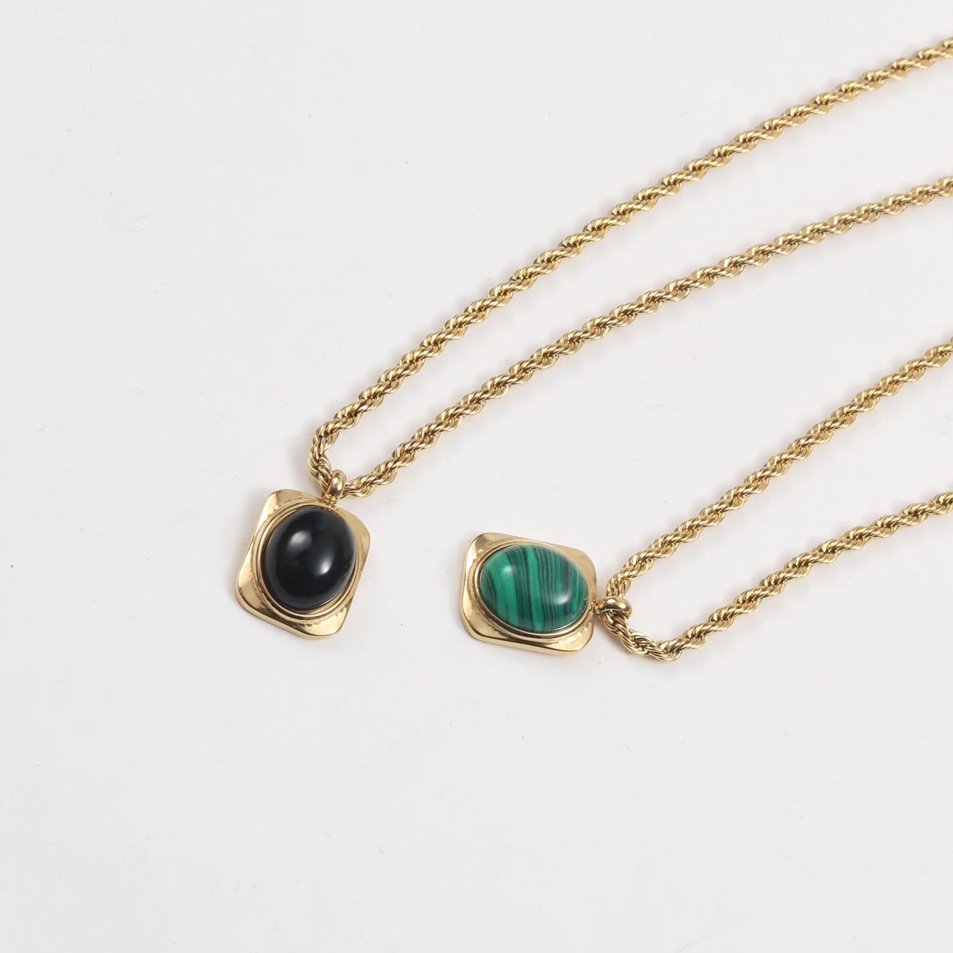 Fenny 18K Gold Plated Luxury Oval Black Agate Turquoise Pendant Necklace Stainless Steel for Women Jewelry Wholesale