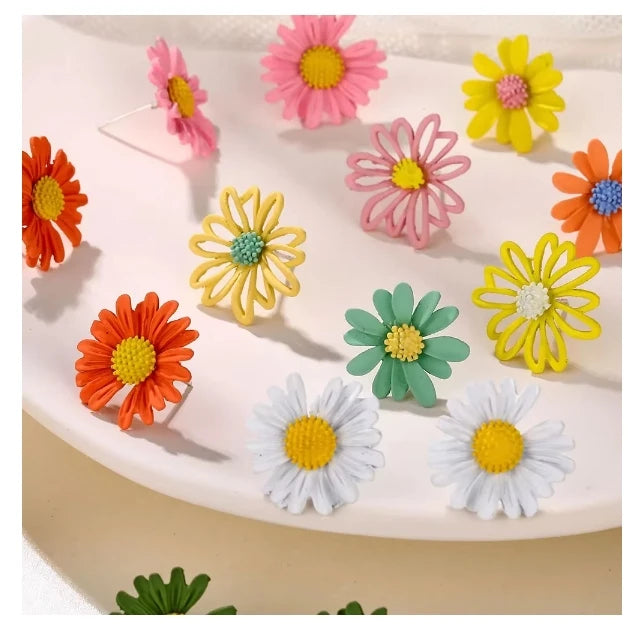 New Korean Small Daisy Flower Stud Earrings Fashion Colorful  BOHEMIA Geometric Flower Earrings Girl for Women Jewelry Gift