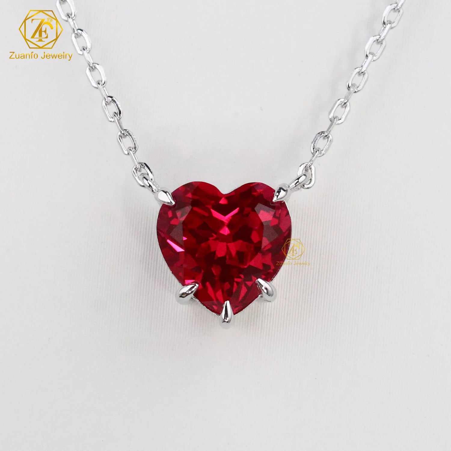 Luxury Shining 18K Gold Ruby Heart Diamond Pendant Necklace Bling Bling Color Gemstone Custom Smart Necklace