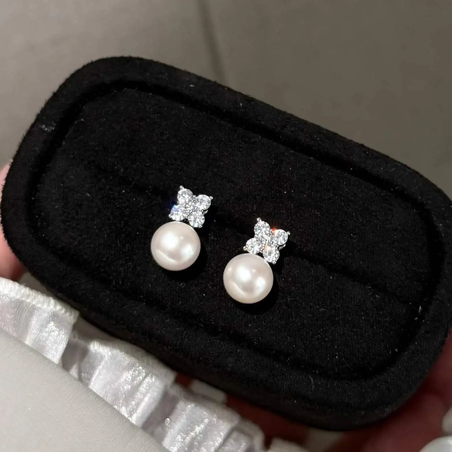 Four Leaf Clover Stud Earrings 8-9mm Natural High Quality Freshwater Pearls Rhodium Plated Anniversary Girls