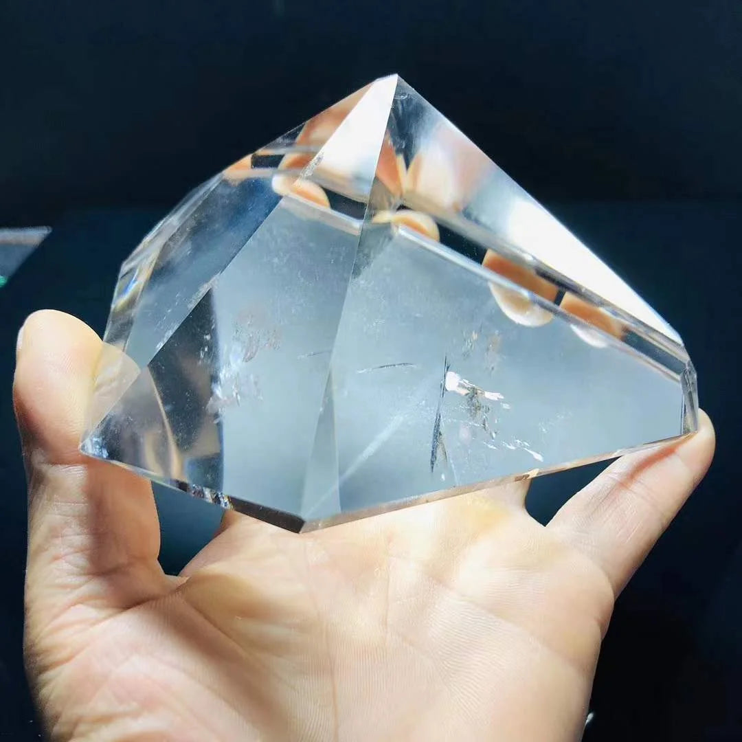 Wholesale Folk Crafts Healing Natural Crystals Clear Quartz Freeform Reiki Stone Crafts  for Meditation