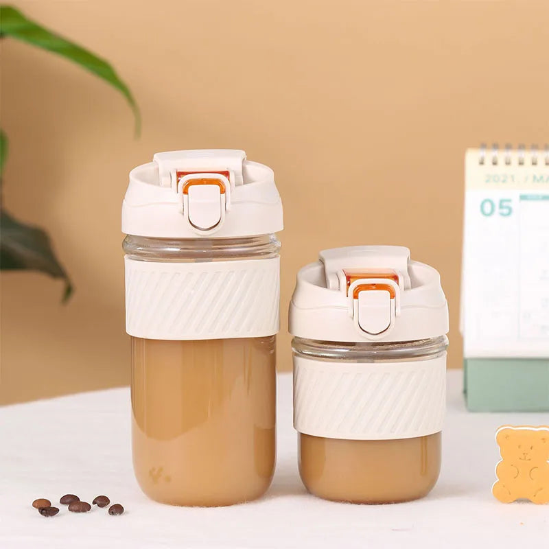 New Product Eco Friendly Clear Mug Borosilicate Water Bottle with Silicone Cover Reusable Glass Coffee Drinking Cup