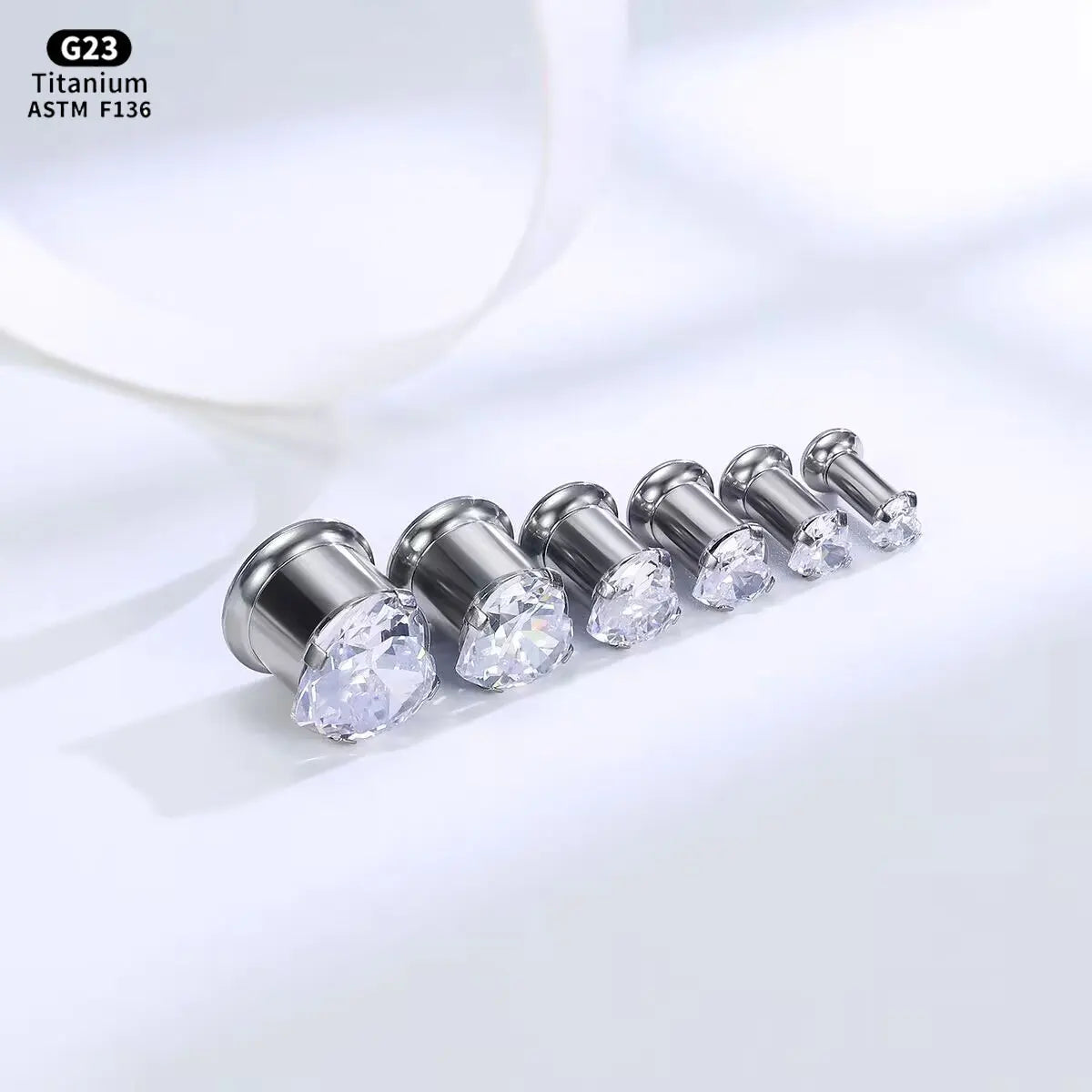 Fashion Body Piercing Jewelry ASTM F136 Solid G23 Titanium Internally Threaded 5A Zircon Heart Ear Weddings Engagements Orthodox