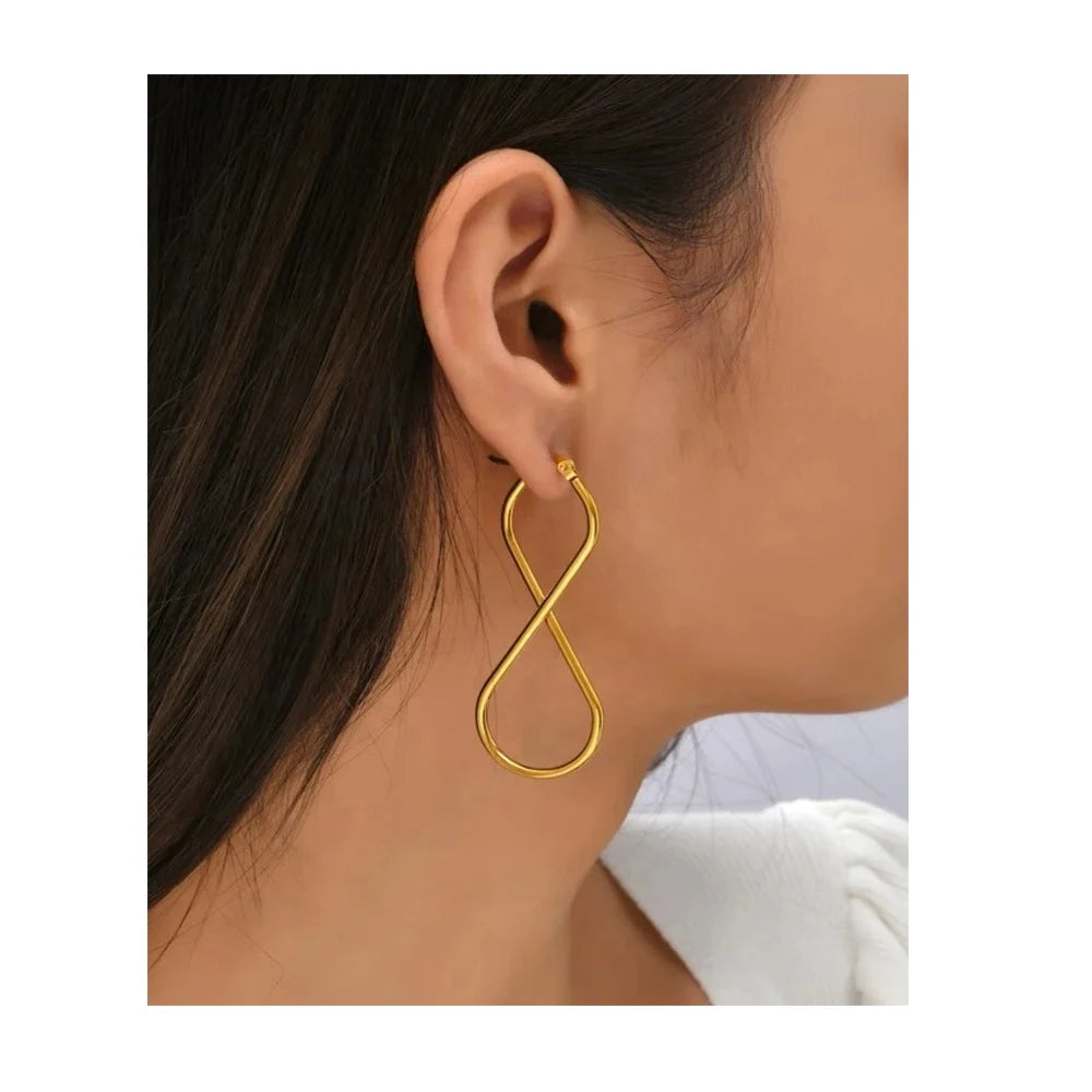 2022 Creative 8 Shaped Earrings Korean Stainless Steel Earrings Engagement 18k Gold Plated Earrings for Women