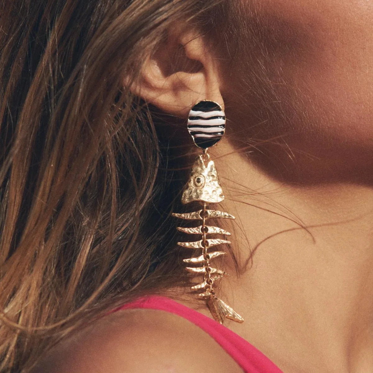 2025 New Arrival Fashion Jewelry Trendy Retro Unique Design Alloy Fish Bone Earrings Enamel Black Gold Fish Dangle Earrings
