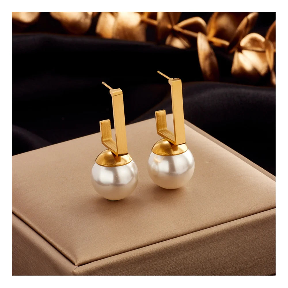 Dainty Fashion Non Tarnish Stainless Steel 18k Gold Plated Pearl Stud Earrings for Women