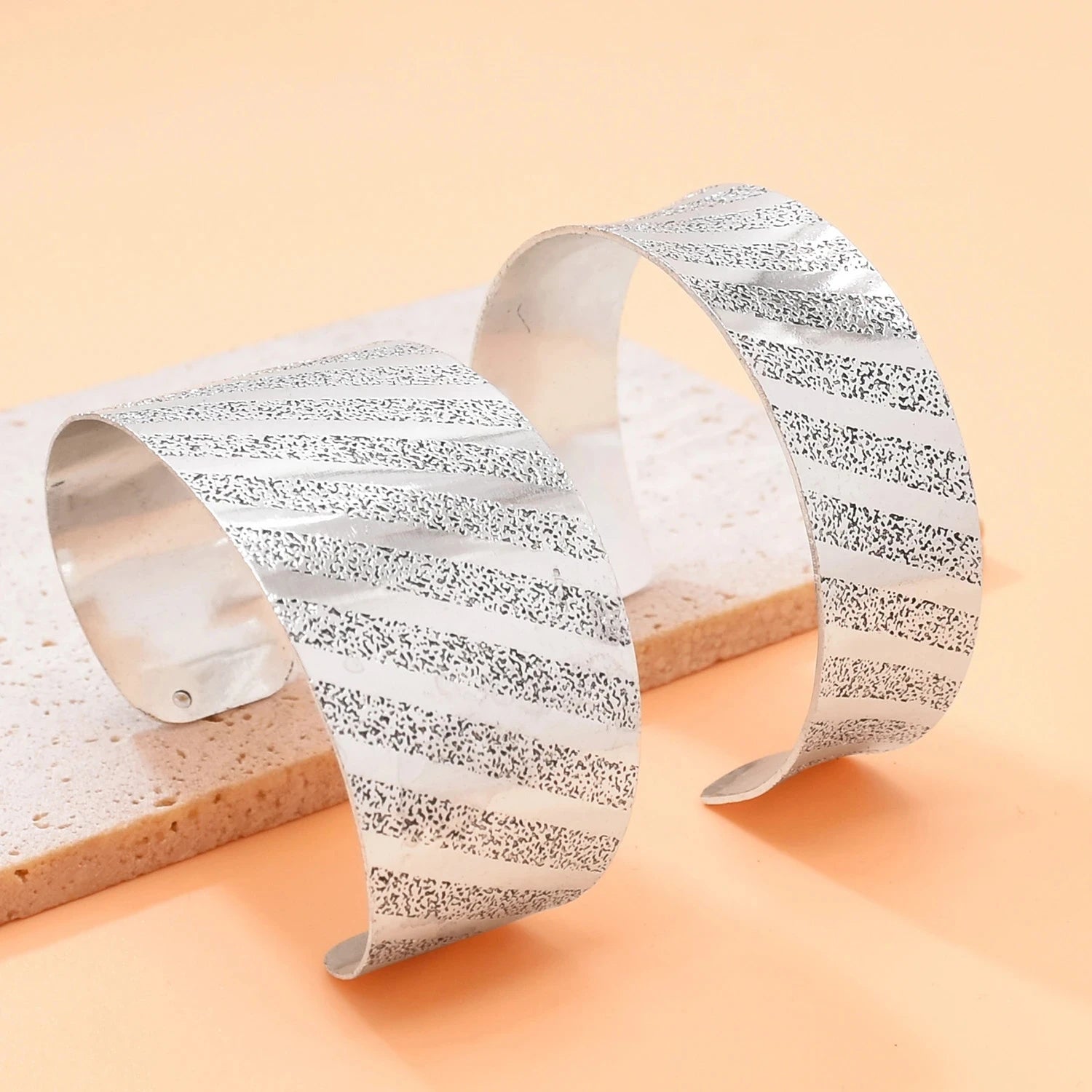 Vintage Silver Color Alloy Bracelet Bangle Cuff for Women Men Gift Party
