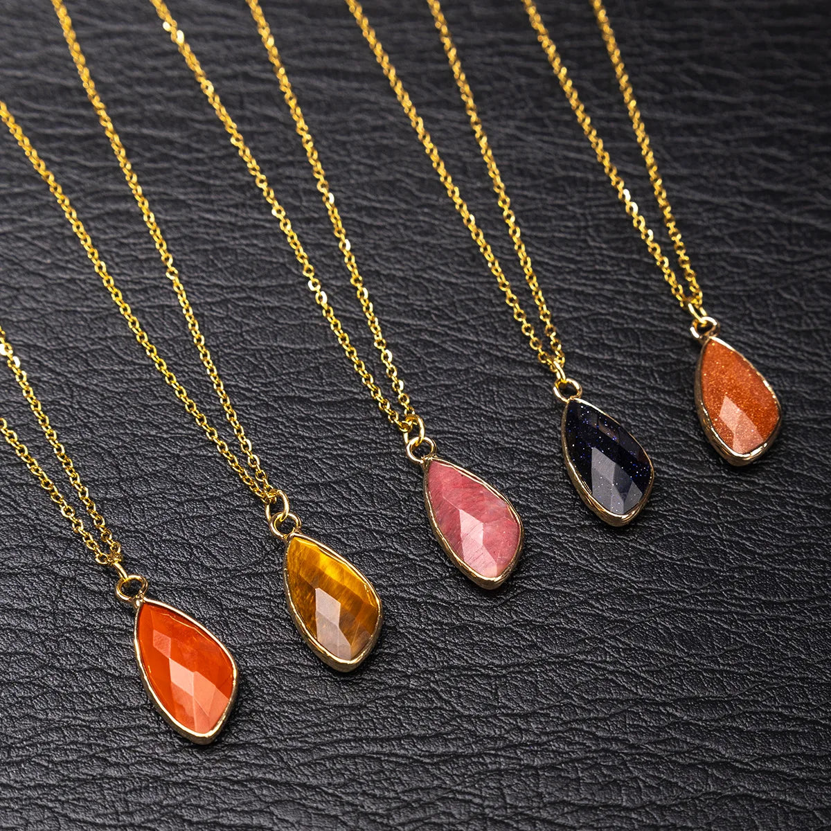 Fashion Jewelry Factory Gold Plated Stainless Steel Chain Natural Crystal Tiger Eye Horse Eye Irregular Pendant Necklace