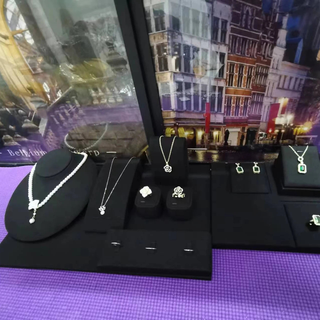 Fashion Jewelry Showcase Display Props Custom Cheap Black Jewelry Display Stands Ring showcase Prop for Shop Counter
