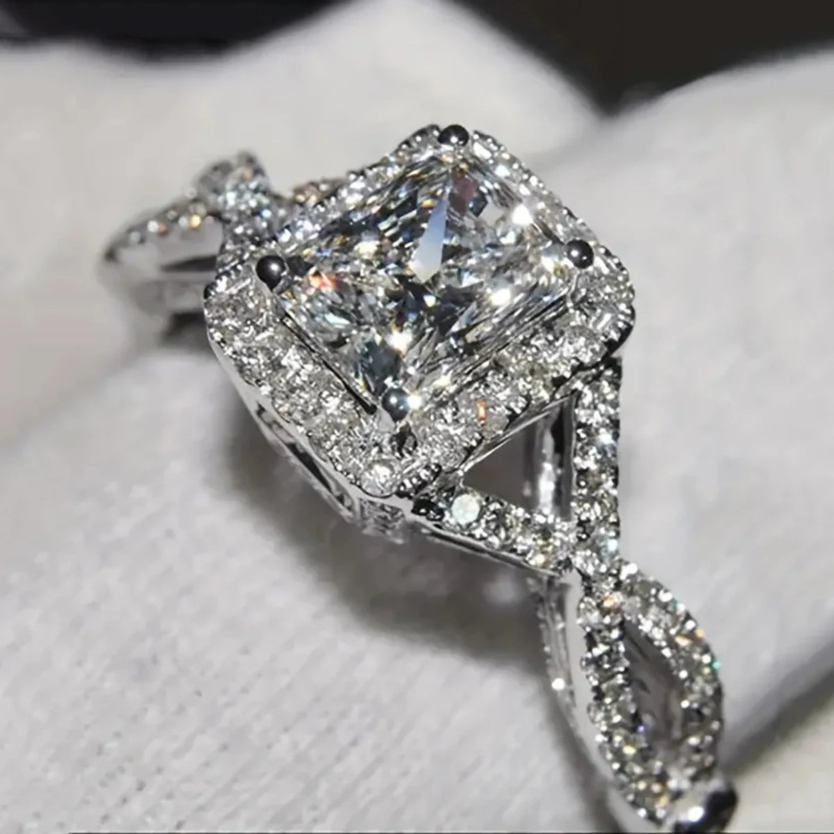 Huitan S925 Custom Geometry Cross Design Sparkling 3A Zircon Rings for Engagement 925 Sterling Silver CZ Rings for Women Jewelry