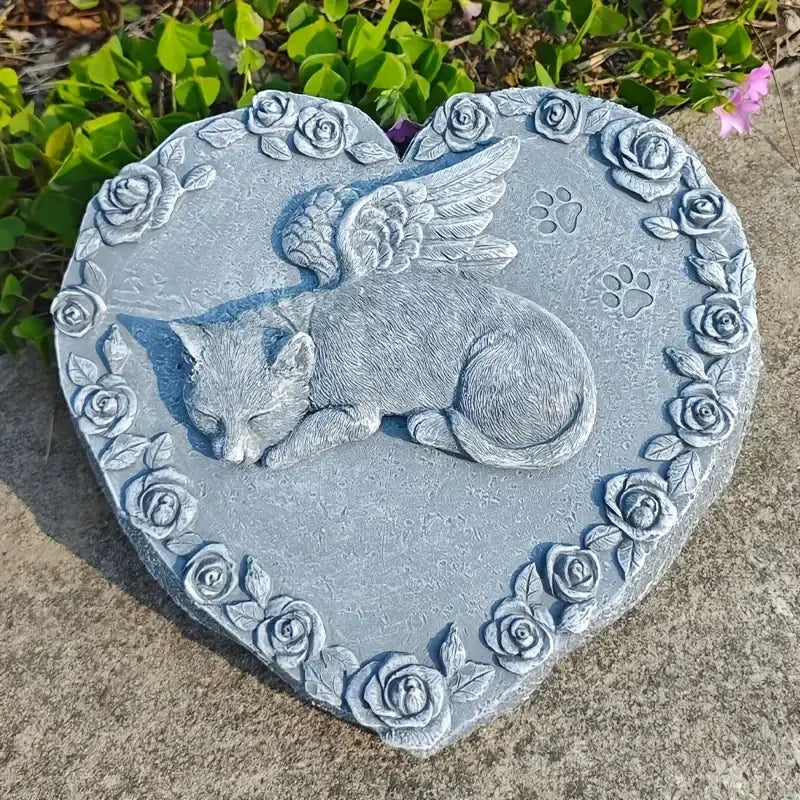 Heart-shaped Cat Memorial Resin Statue Hand-painted Rose & Angel-wing Design Garden Outdoor Keepsake Decor